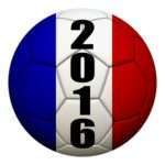 En fotboll i Frankrikes flaggas färger och åretalet 2016